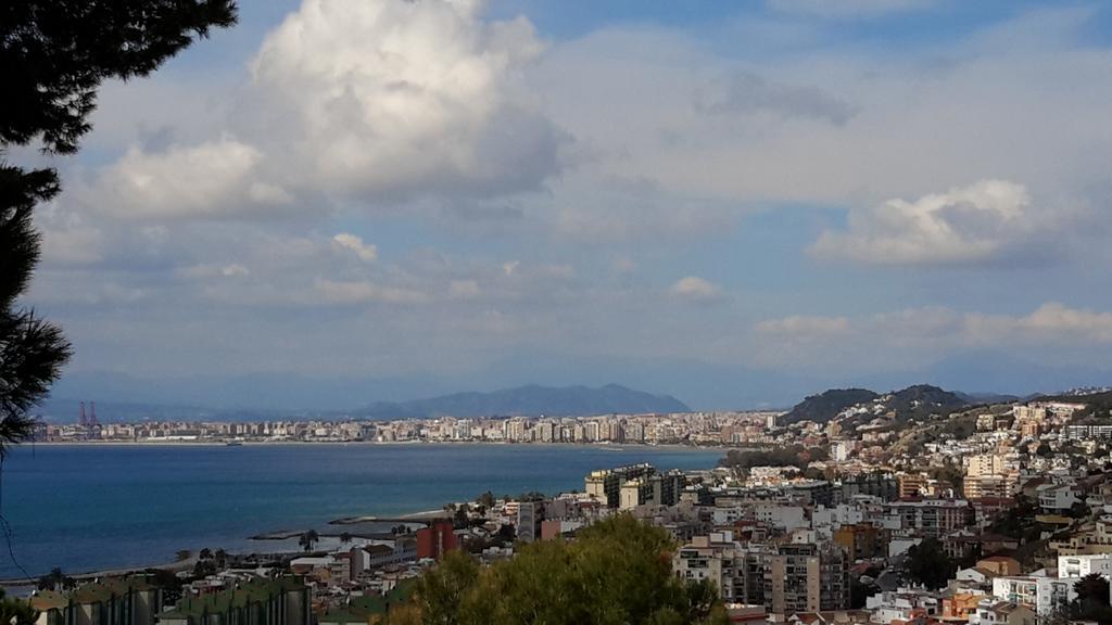 Malaga Centro Apartamentos Ngoại thất bức ảnh