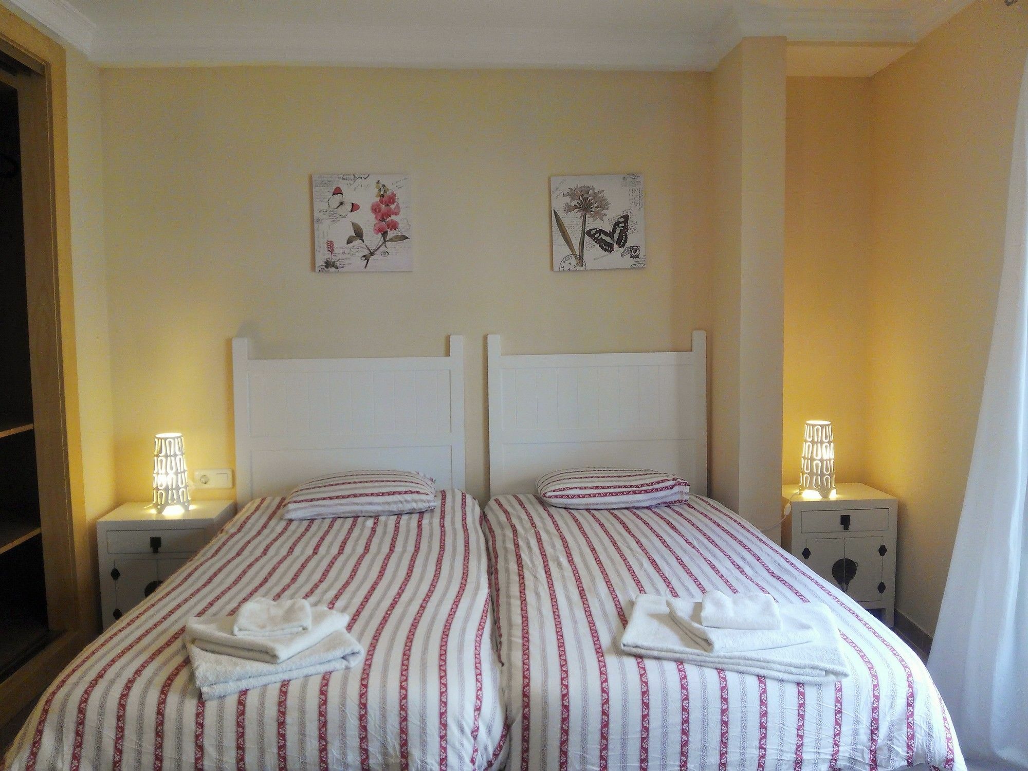 Malaga Centro Apartamentos Ngoại thất bức ảnh