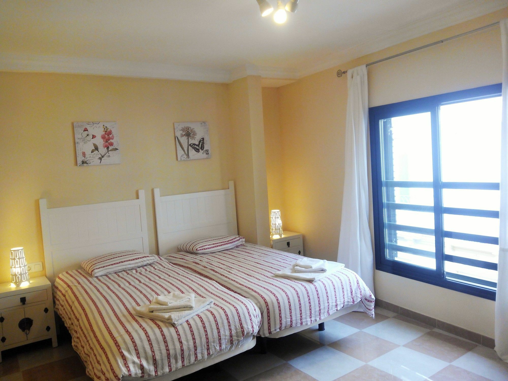 Malaga Centro Apartamentos Ngoại thất bức ảnh