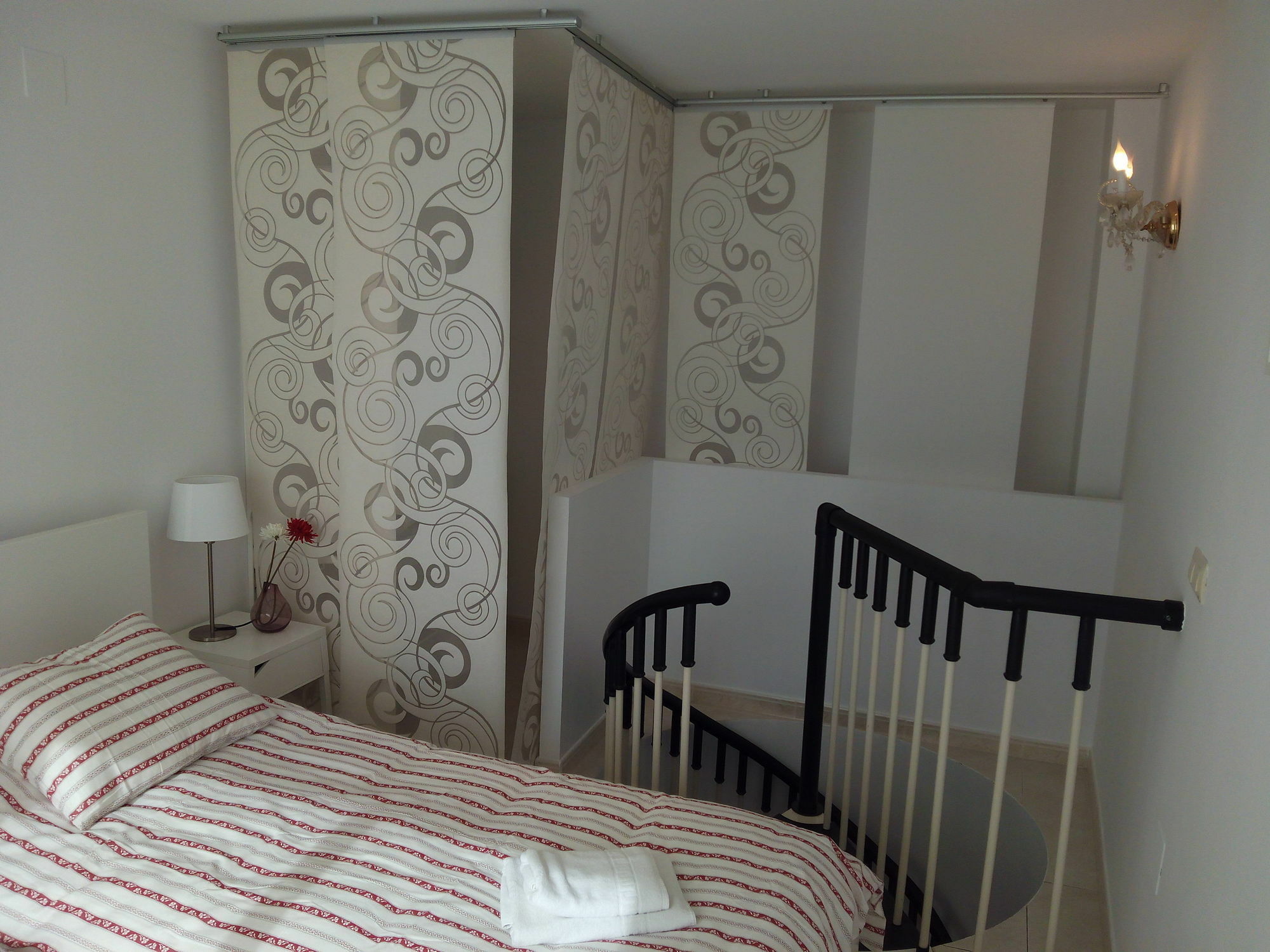 Malaga Centro Apartamentos Ngoại thất bức ảnh